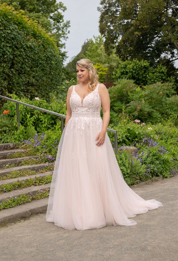 Brautmode von Braut- und Festmoden Oranienbaum aus Dessau-RoßlauBrautmode von Braut- und Festmoden Oranienbaum aus Dessau-Roßlau